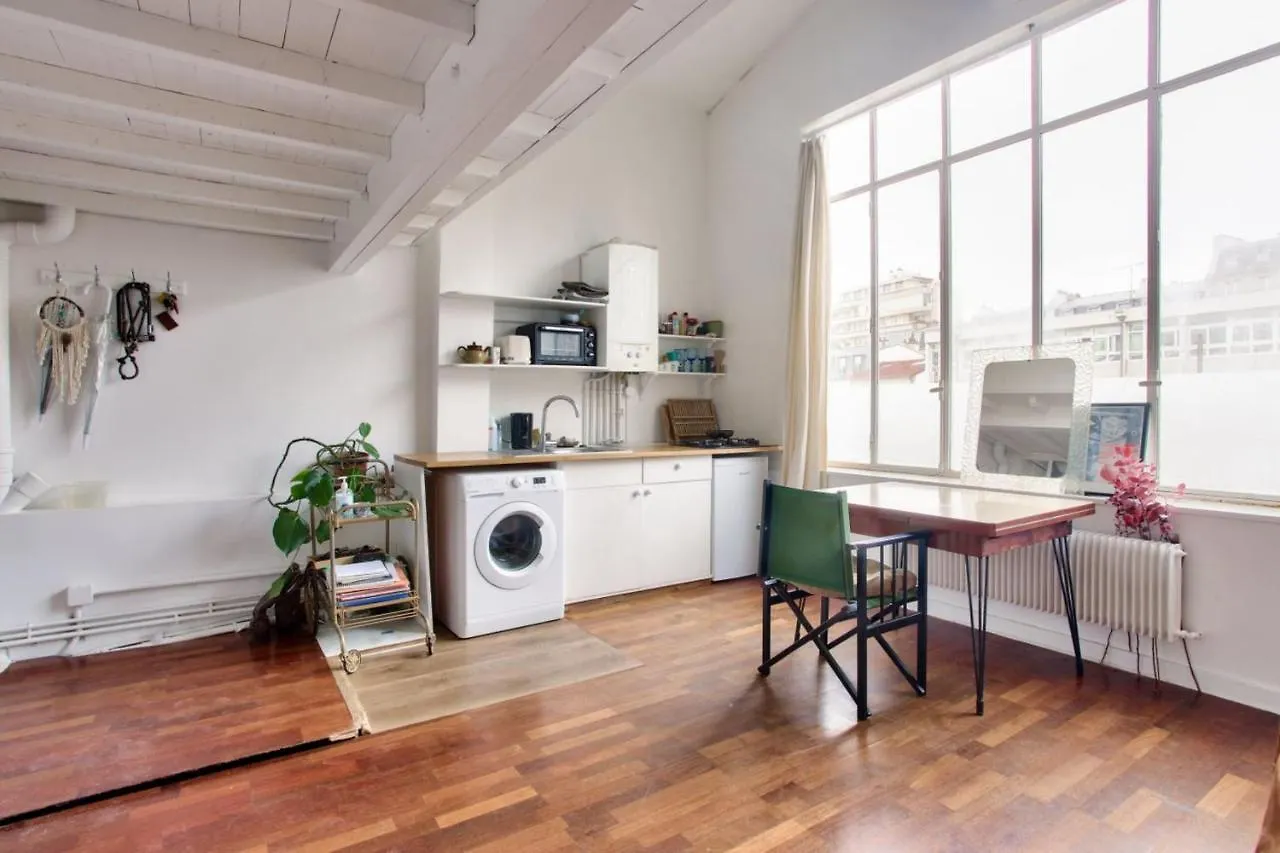 Atypical Housing For 2 People - Paris 14 Apartment France