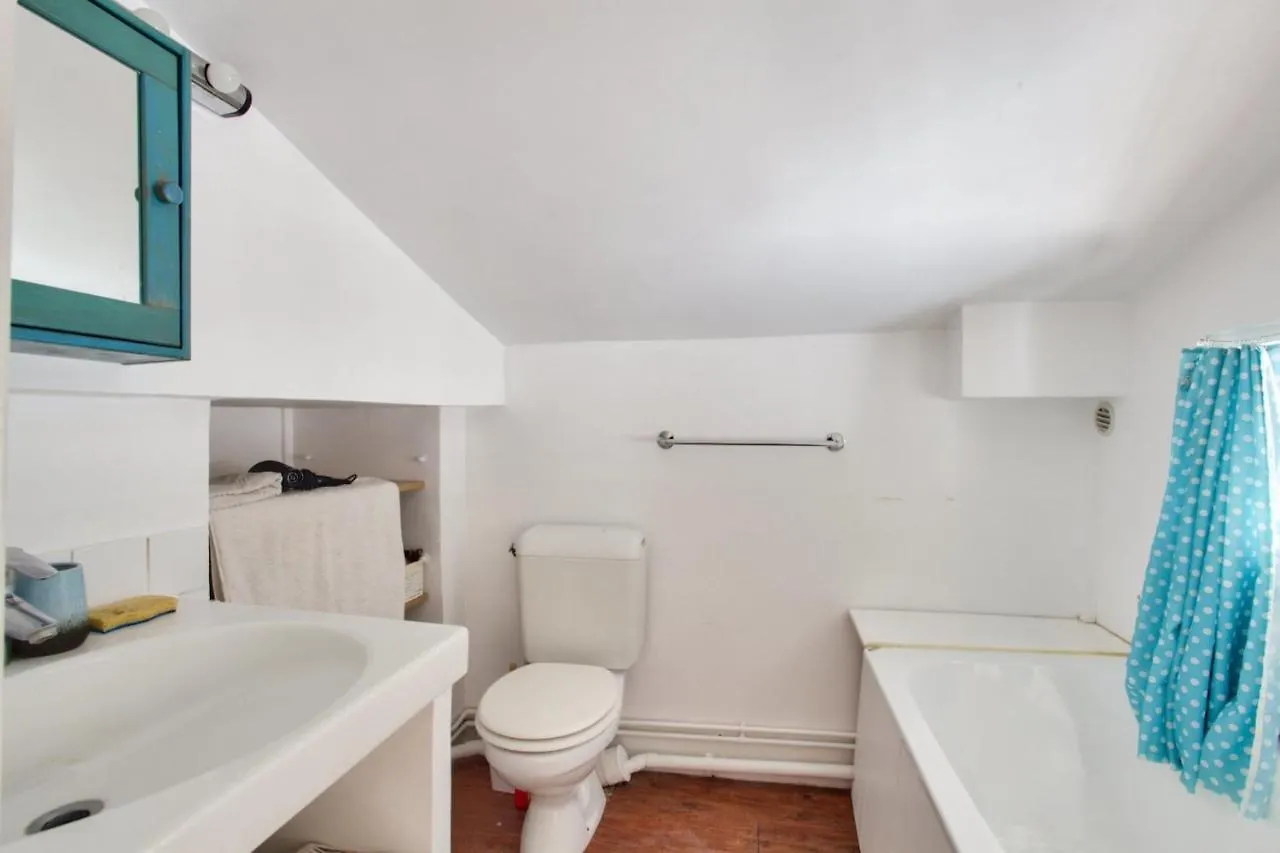 Atypical Housing For 2 People - Paris 14 Apartment France